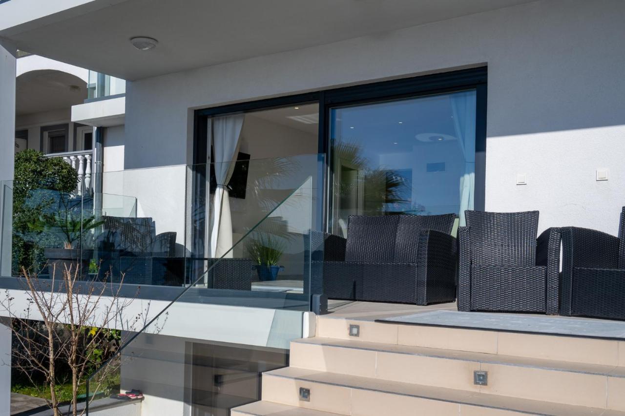 Paradise On The Beach Apartments บาร์บินเย ภายนอก รูปภาพ