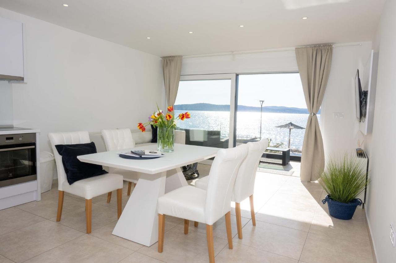 Paradise On The Beach Apartments บาร์บินเย ภายนอก รูปภาพ