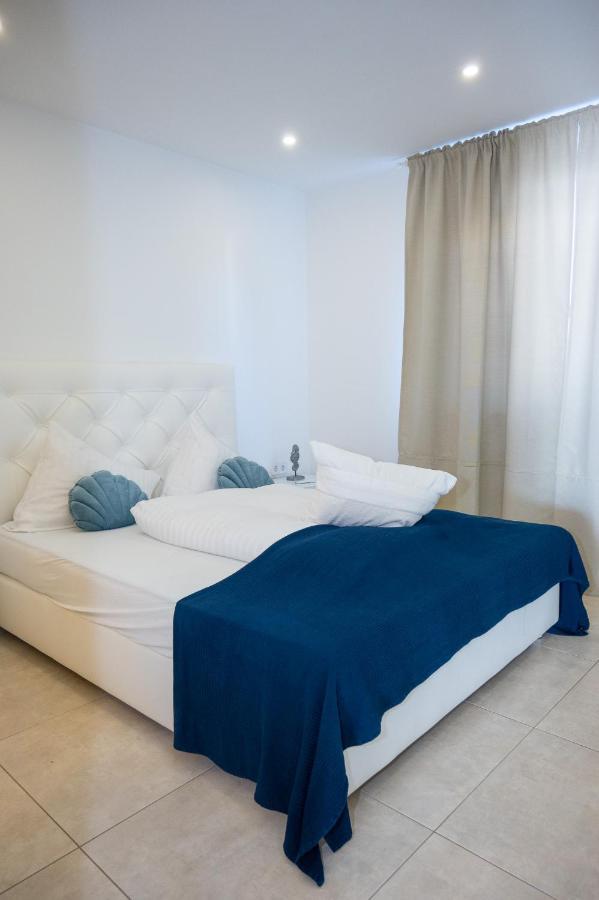 Paradise On The Beach Apartments บาร์บินเย ภายนอก รูปภาพ