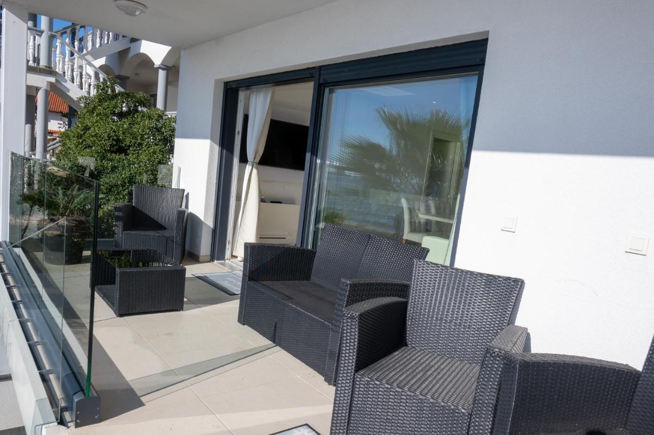 Paradise On The Beach Apartments บาร์บินเย ภายนอก รูปภาพ